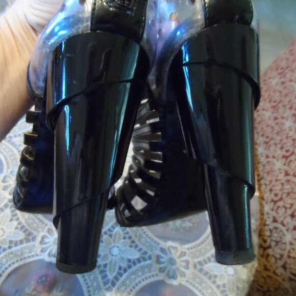 Chanel Black Patent Leather Multi Strap Booties w/Clear Perforated PVC Size 40 - Picture 14 of 16